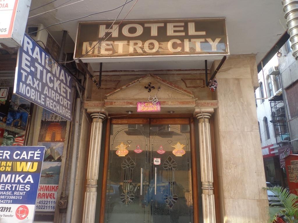 Metro City Delhi  Exteriör bild